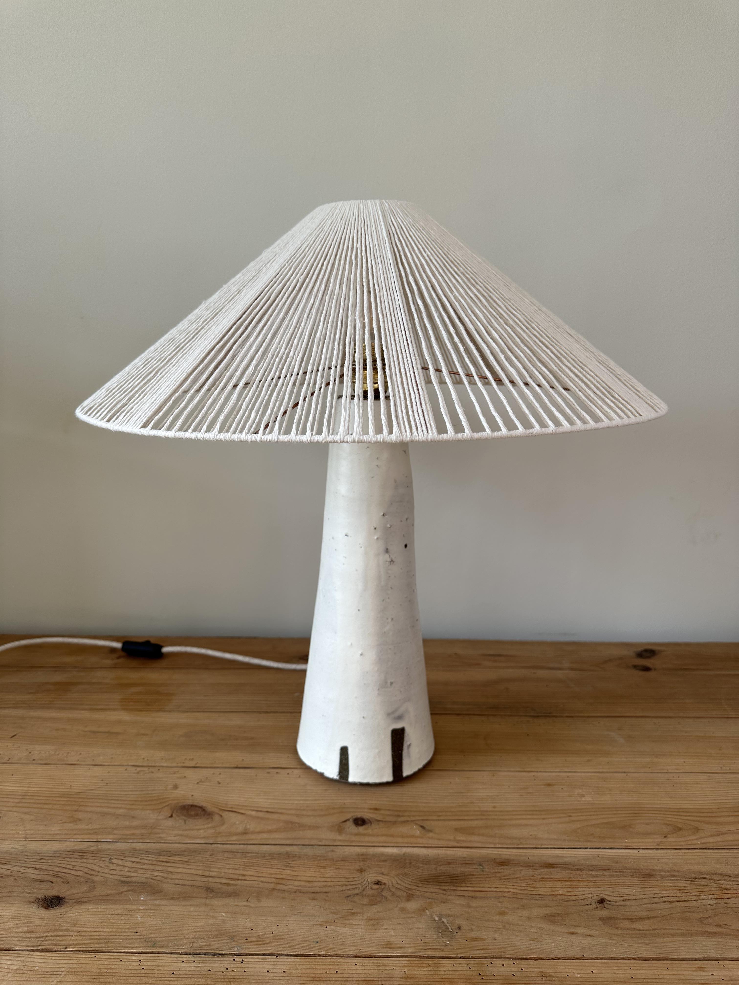 Dayan table lamp