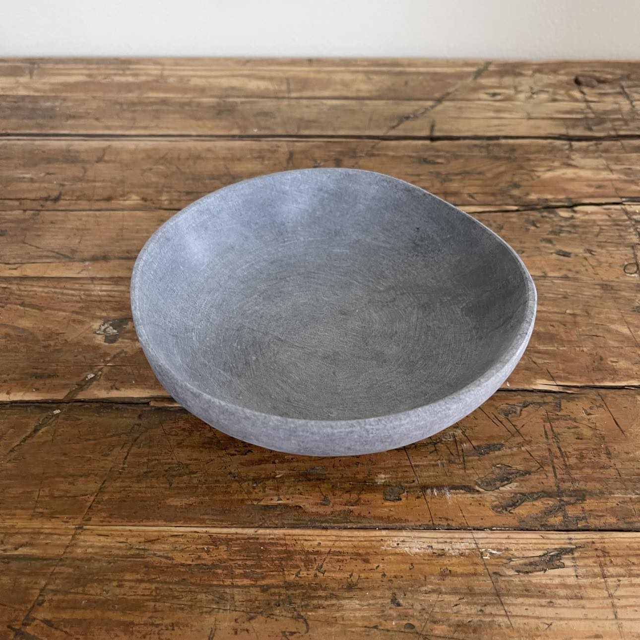 Limestone bowl medium