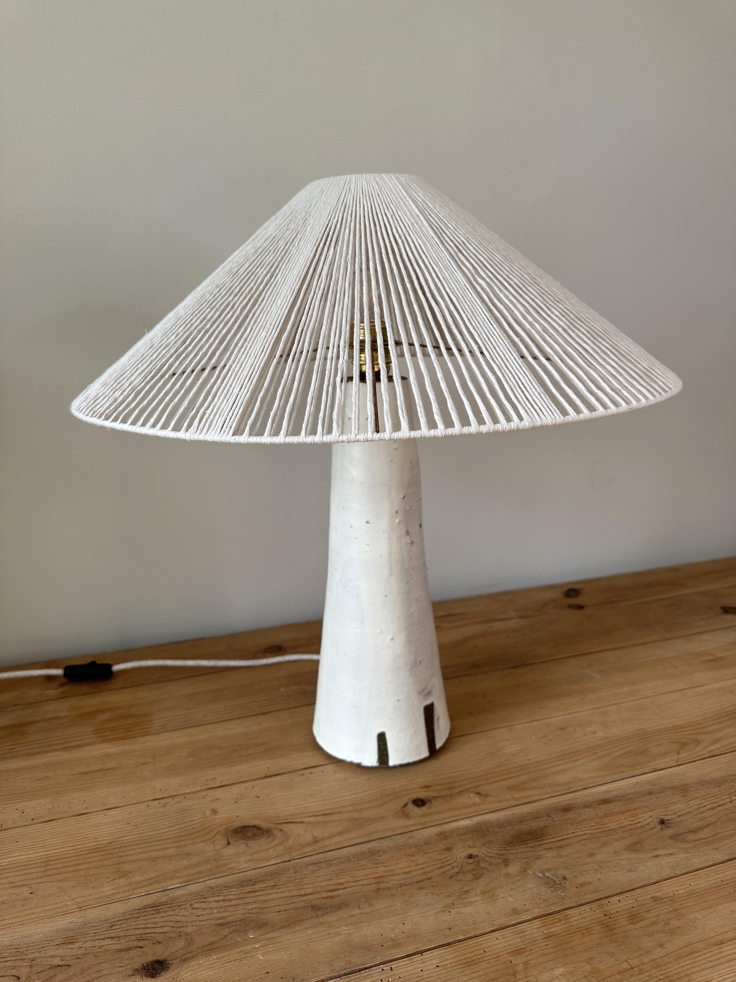 Dayan table lamp