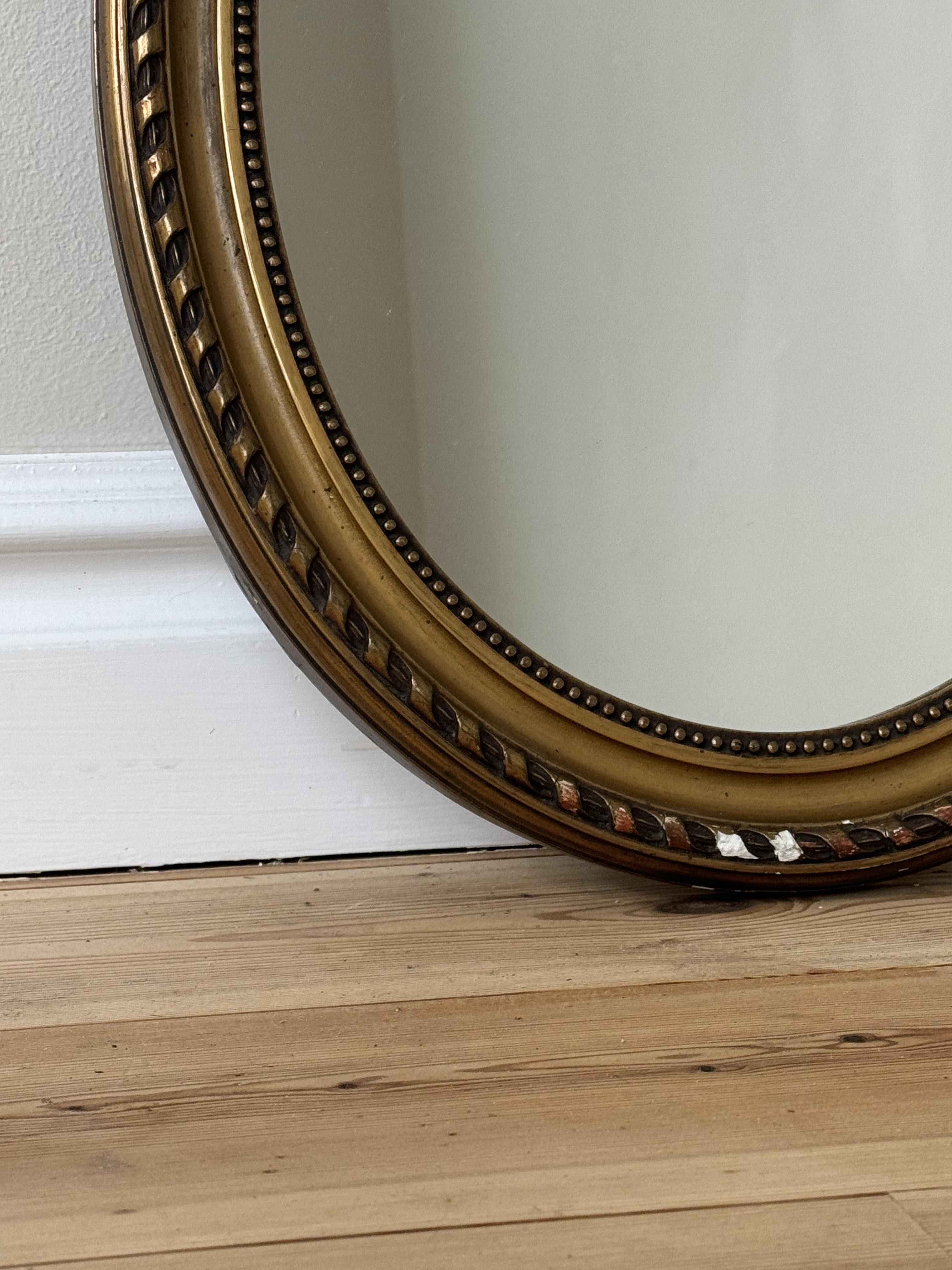 Oval small mirror