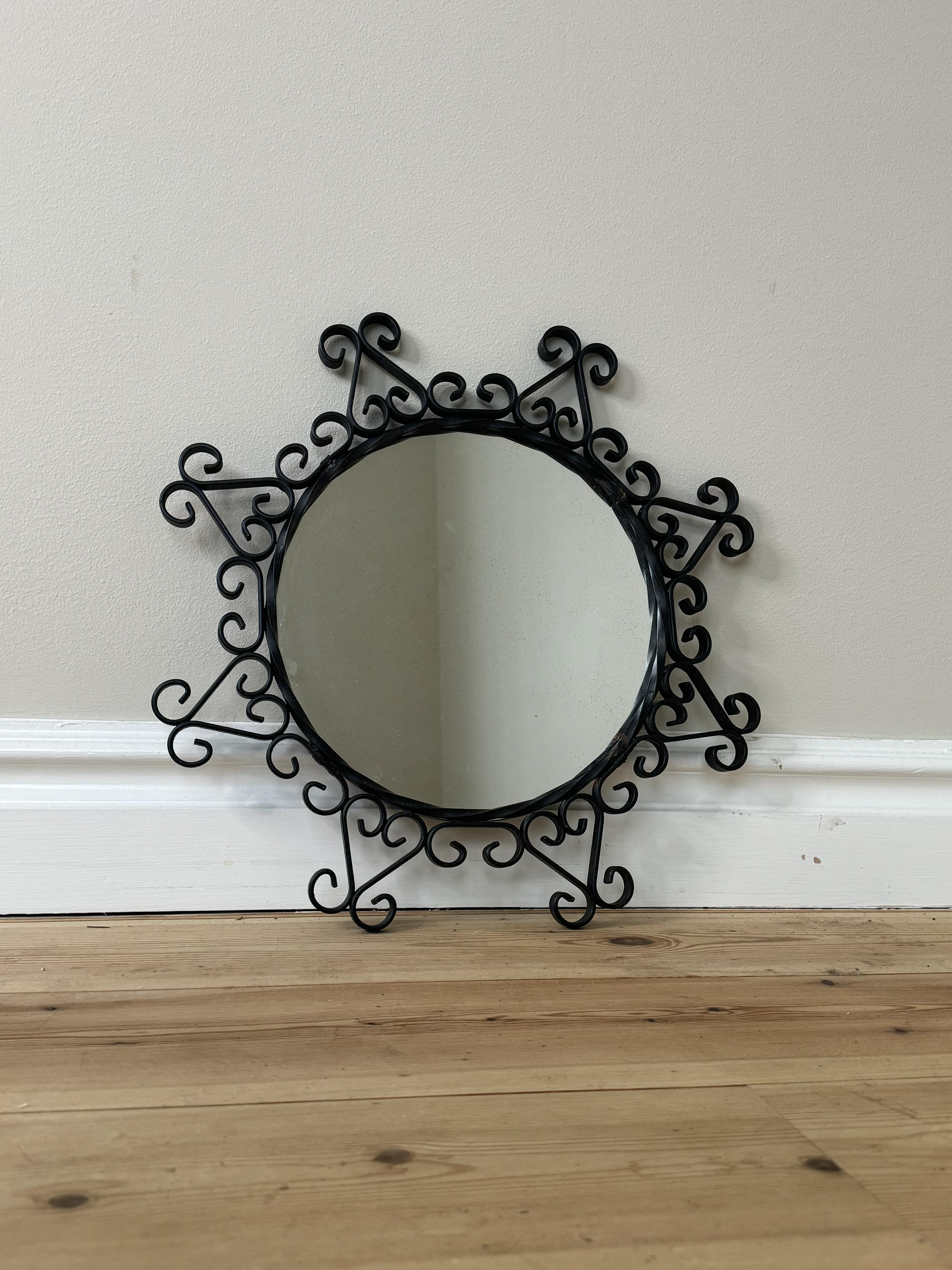 Mirror in metall