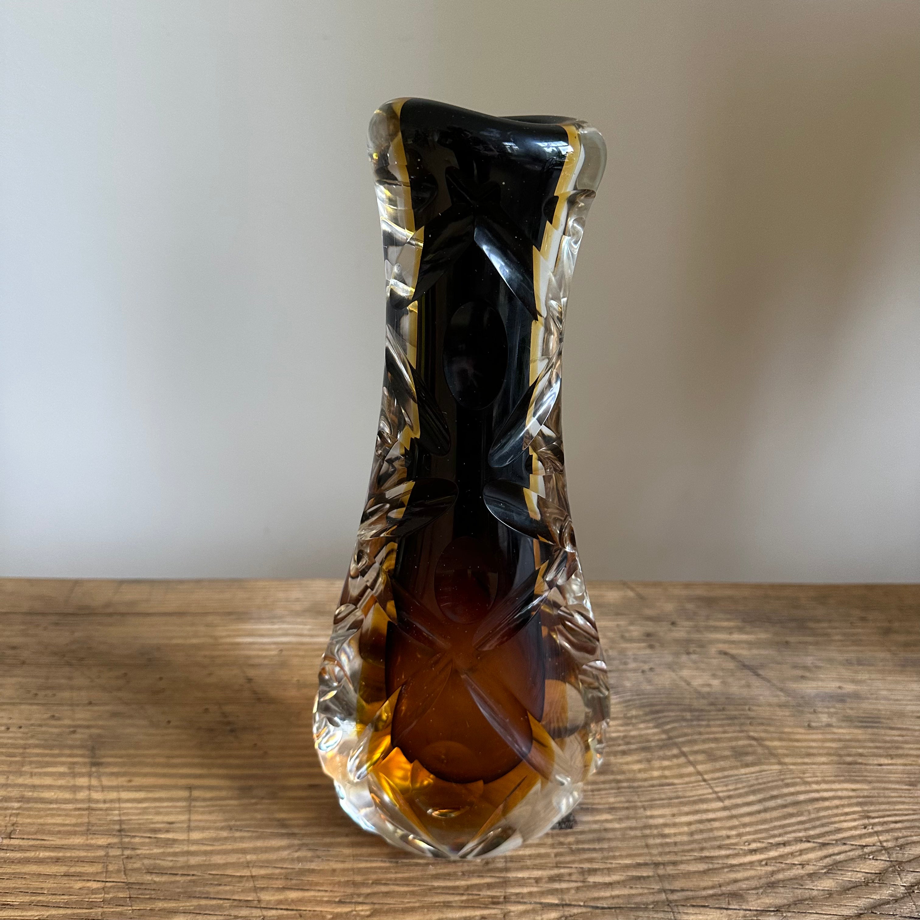 Vase in crystal