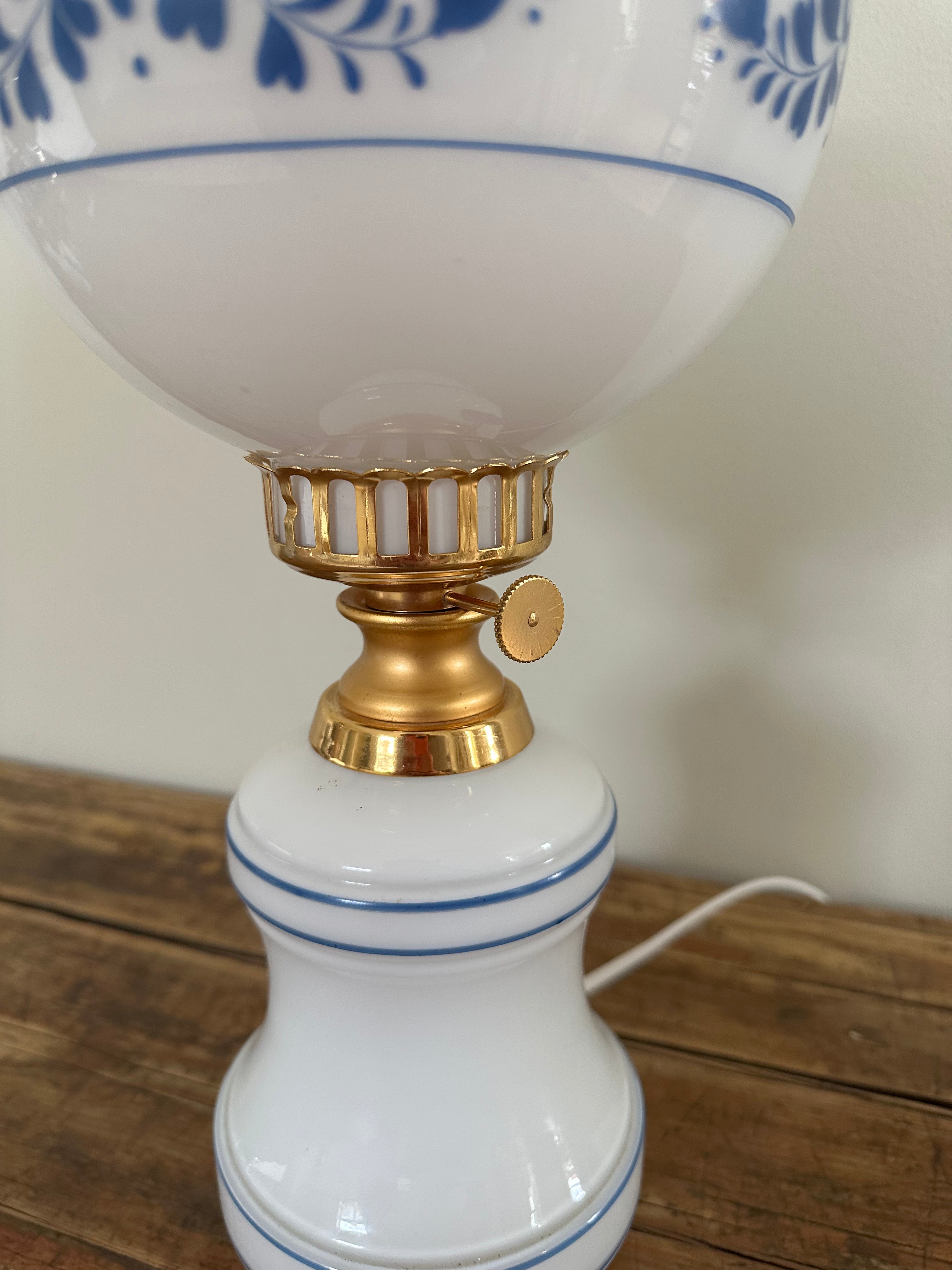 White/blue glass lamp