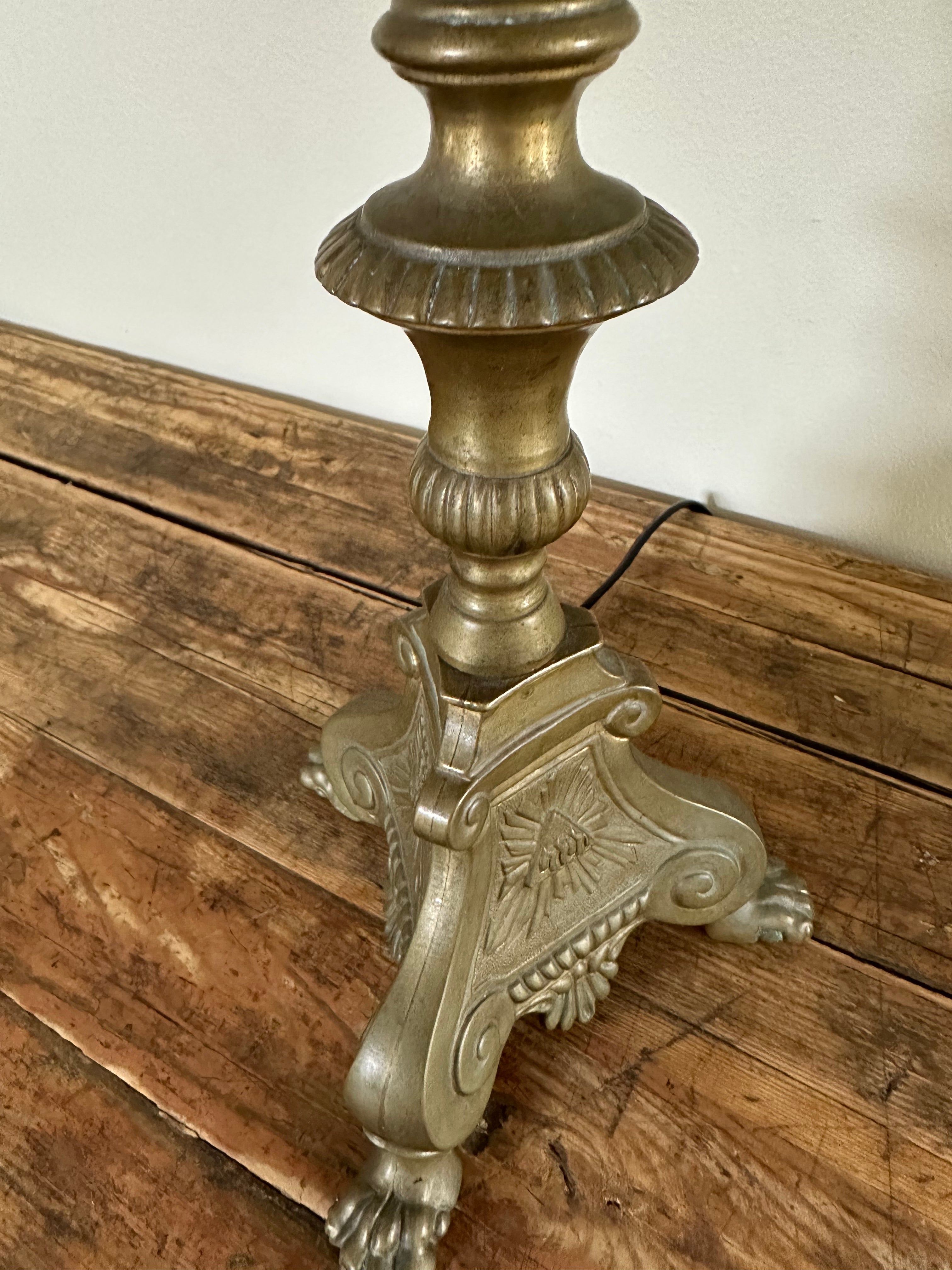 Table lamp in metal